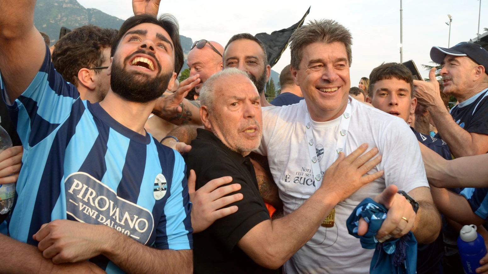 Paolo Di Nunno e Luciano Foschi festeggiano la promozione insieme ai tifosi