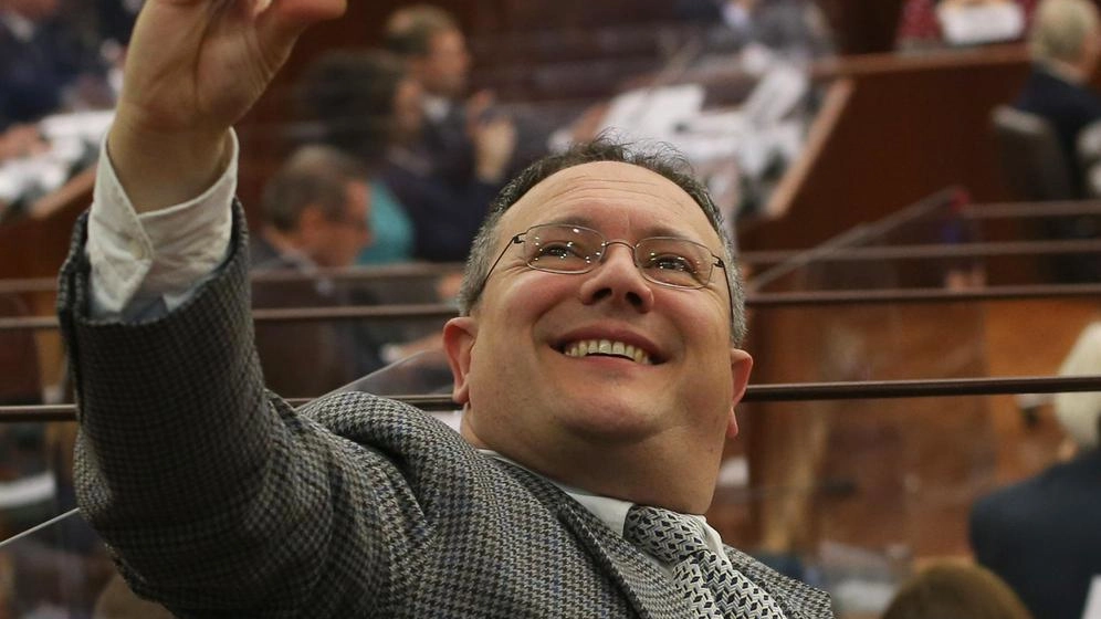 Il caso caccia in Regione. Anellini sospetti sulle esche. Dopo il presidente Massardi denunciato il suo vice Bravo Il caso caccia in Regione. Anellini sospetti sulle esche. Dopo il presidente Massardi denunciato il suo vice Bravo