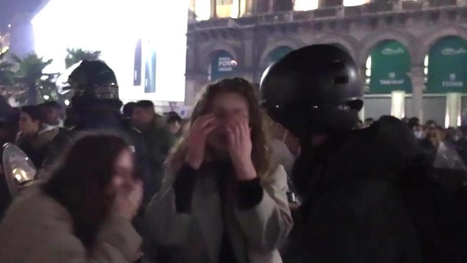 Fotogramma di un video che ritrae le violenze scattate a Capodanno