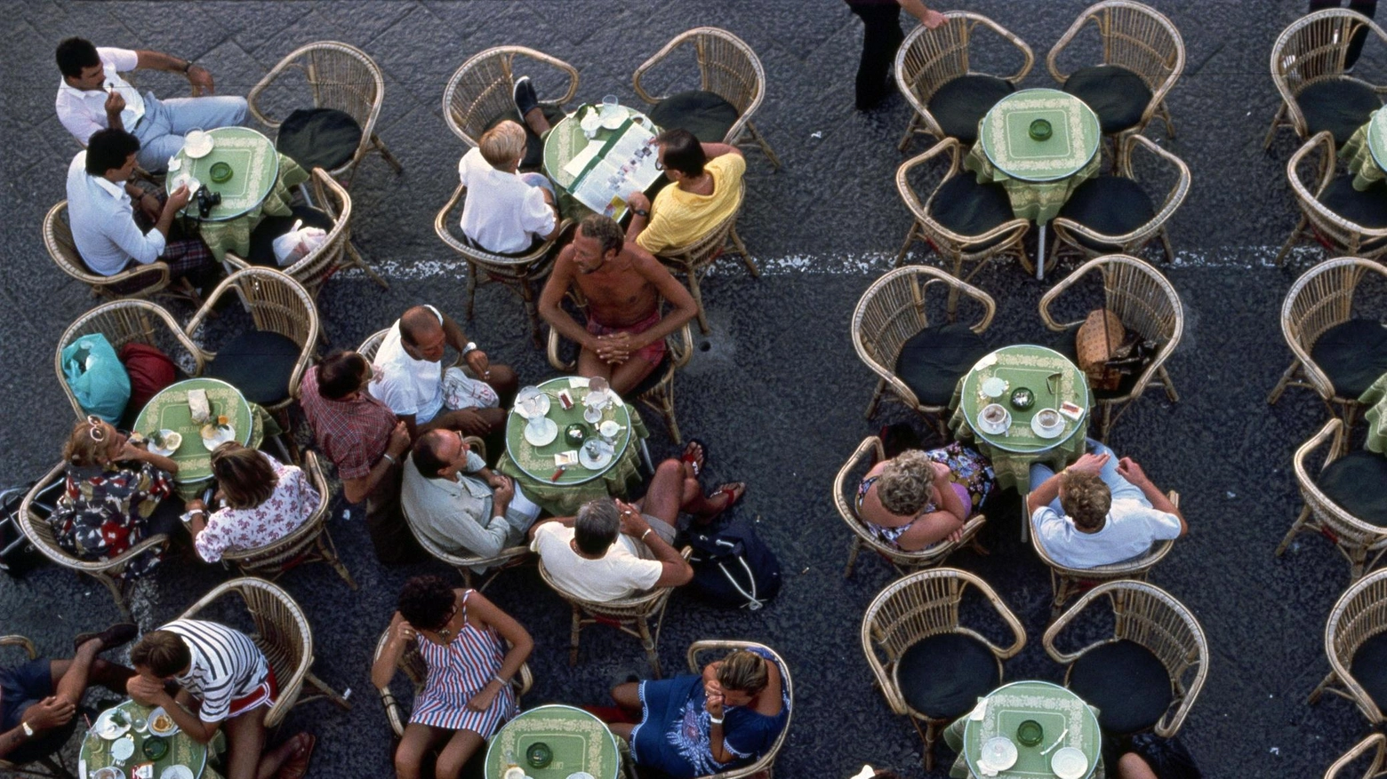 La rivoluzione dei bar. Dal primo cocktail alla "Red passion". La storia secondo Magnum