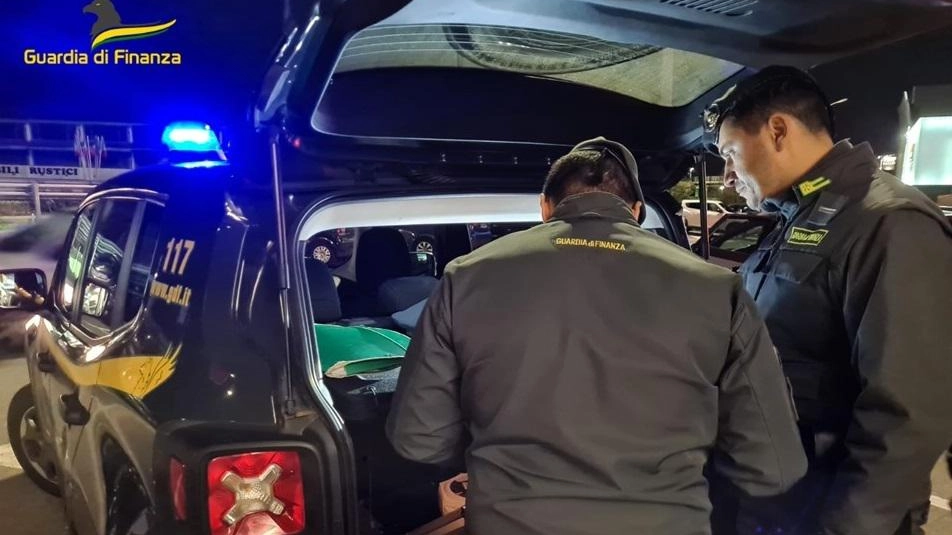Malamovida e lavoratori in nero Multe da 67mila euro, 15 irregolari Malamovida e lavoratori in nero Multe da 67mila euro, 15 irregolari