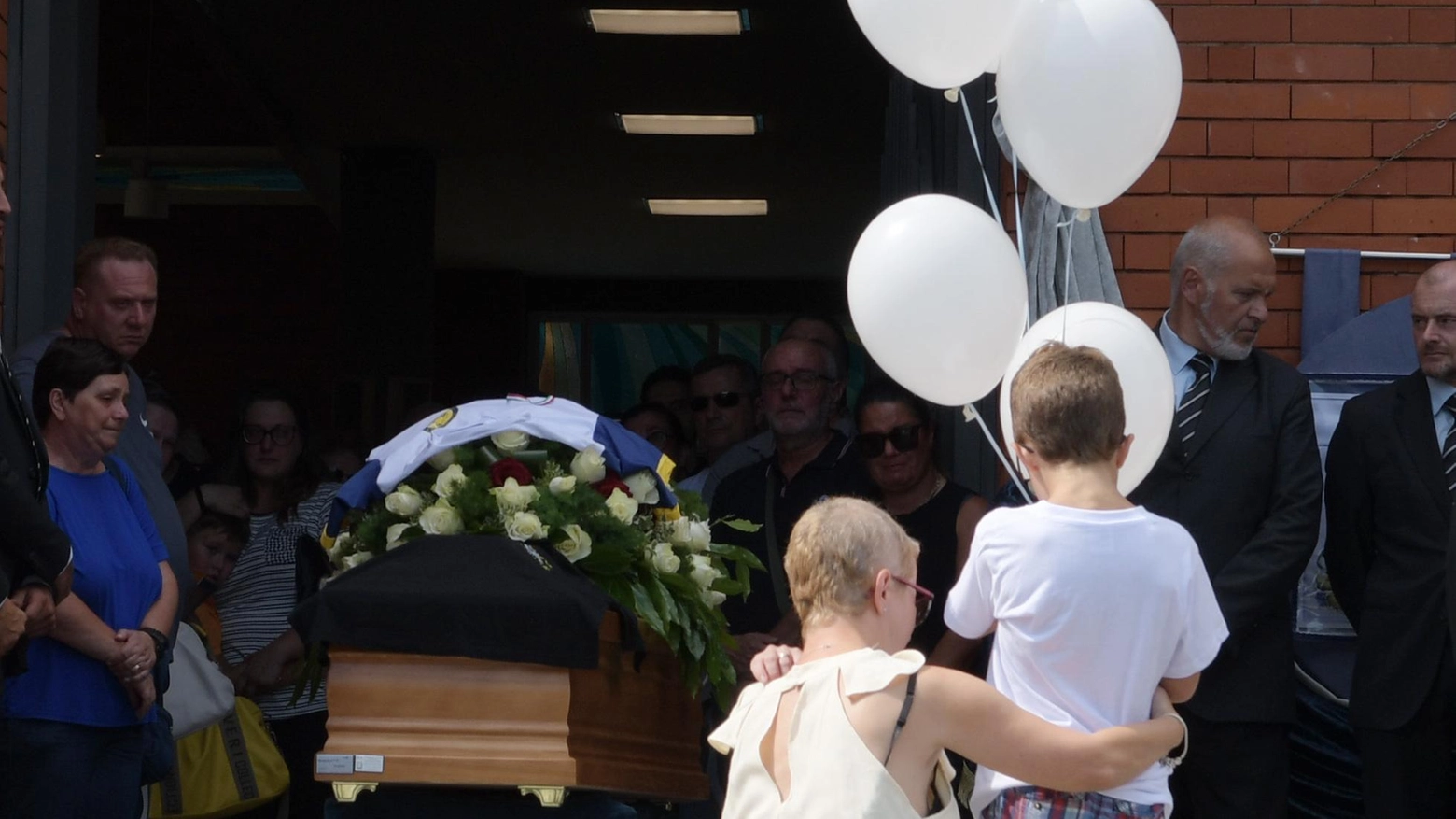 Folla e lacrime: l'addio a Cassina de' Pecchi al tecnico investito dal suo furgone
Folla e lacrime: l'addio a Cassina de' Pecchi al tecnico investito dal suo furgone