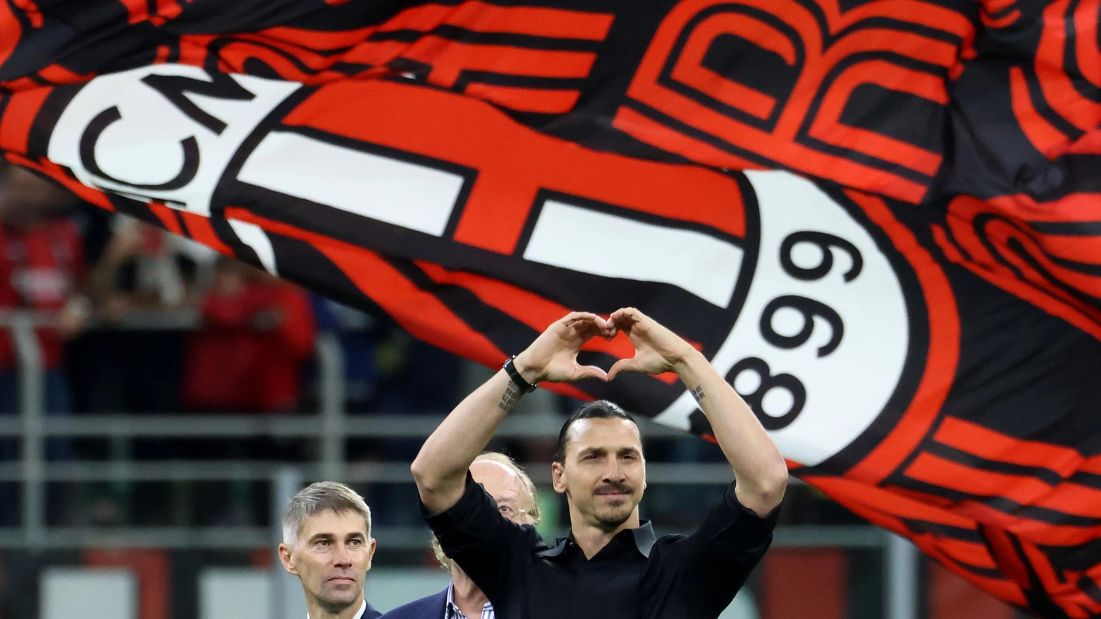 Bennacer: “Resta Zlatan anche se non gioca, ha una mentalità vincente e ci darà qualcosa in più”