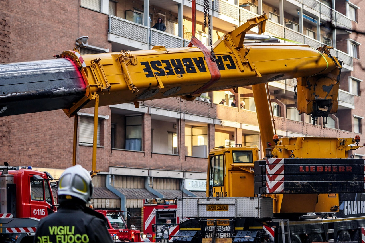 Gru crollata a Torino