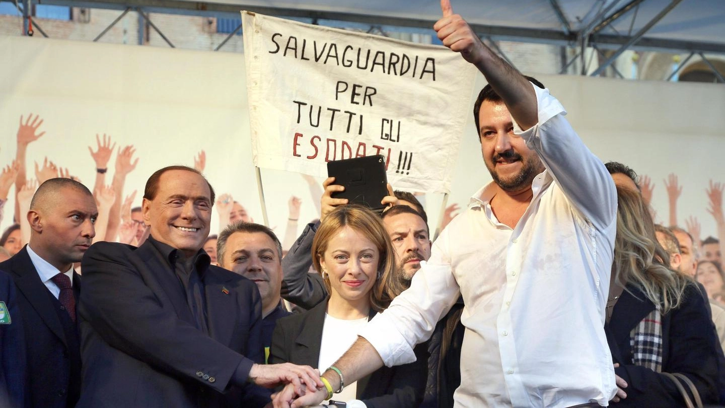 Matteo Salvini con Silvio Berlusconi e Giorgia Meloni 