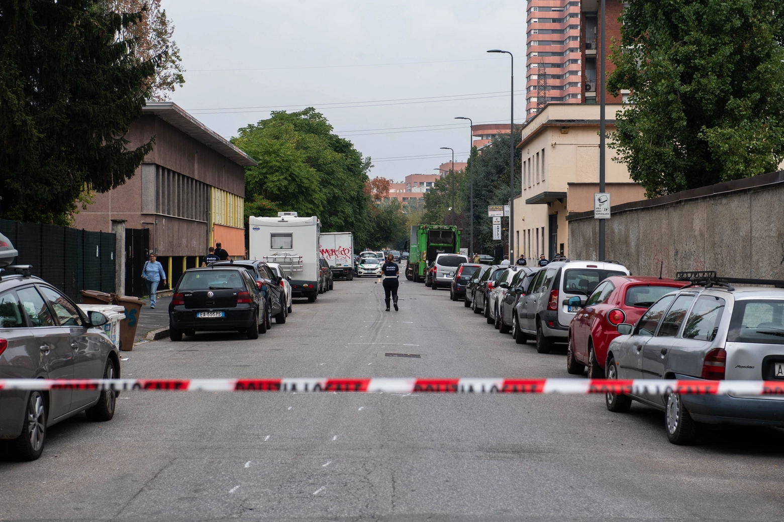 Milano, incidente in via Trasimeno: mezzo Amsa travolge e uccide una donna
