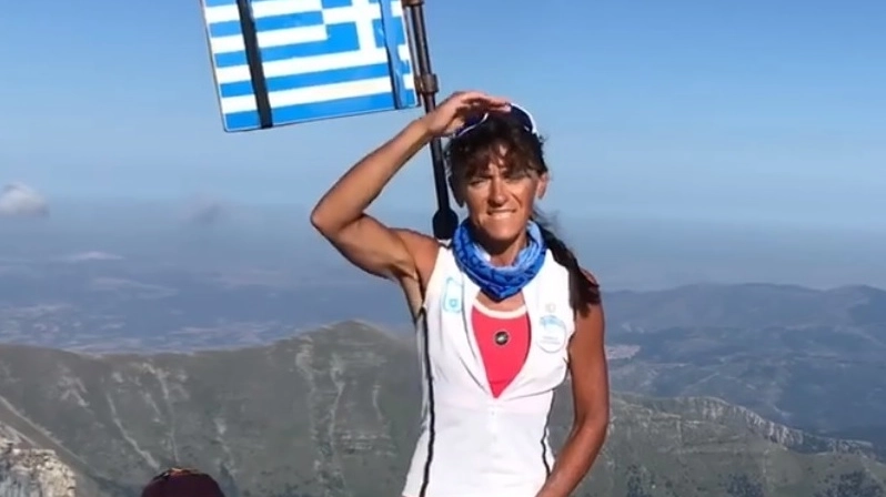 Stefania Valsecchi in vetta sul monte Olimpo