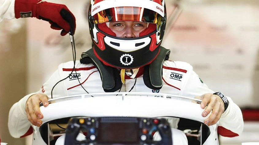 Charles Leclerc col casco griffato Garage Italia (Ansa)