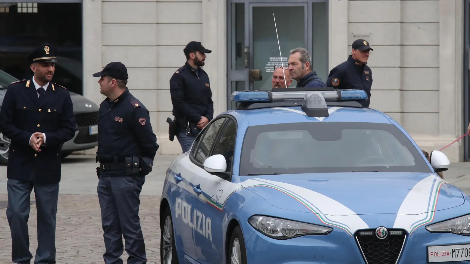 La polizia in azione La polizia in azione