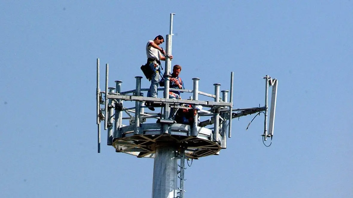 Via libera alle antenne Il Tar boccia il Comune Via libera alle antenne Il Tar boccia il Comune