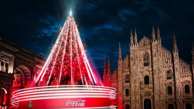 L’albero di Natale collocato lo scorso inverno sul sagrato di Piazza Duomo