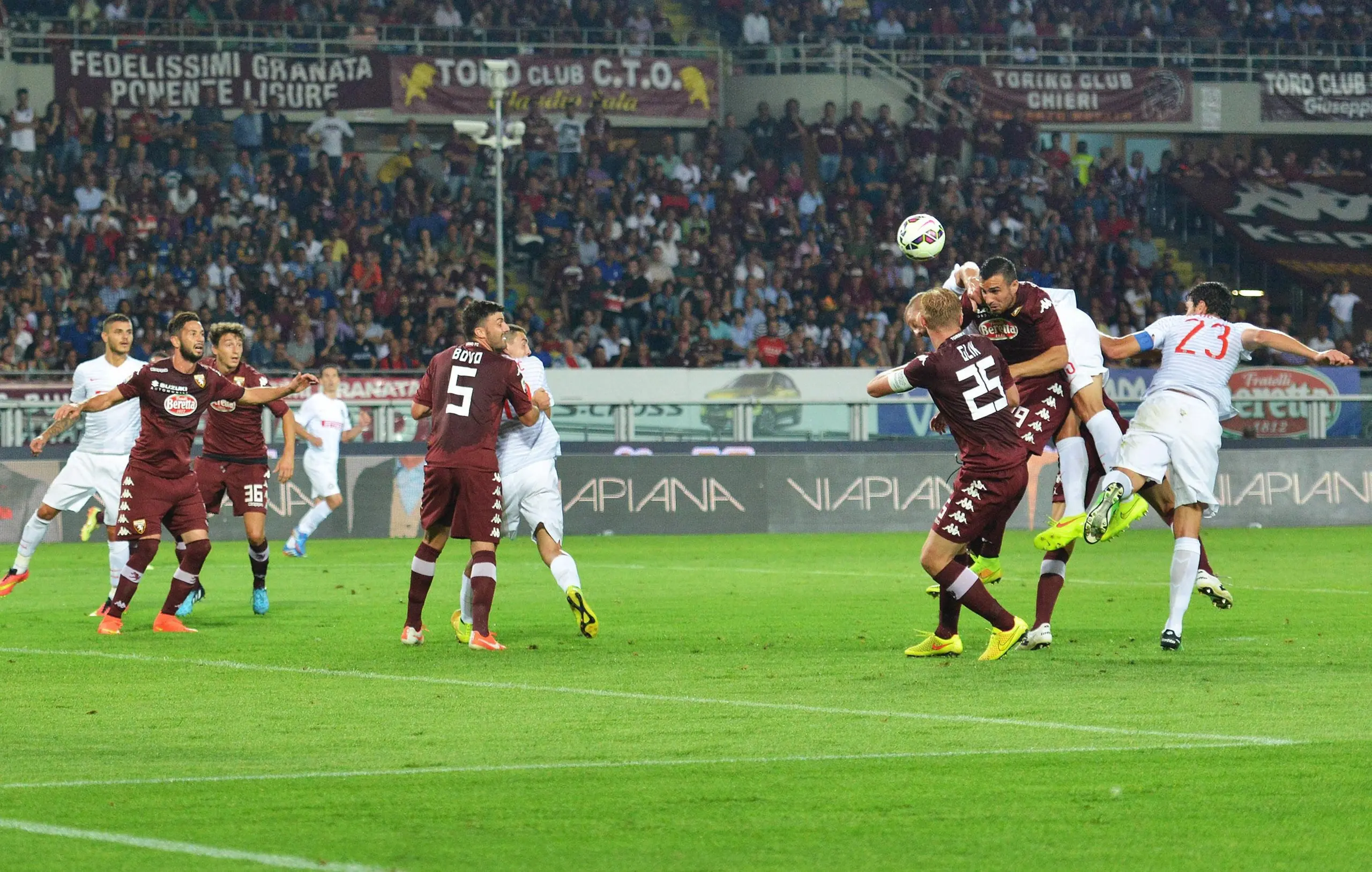 Il Torino sbatte su Handanovic, l'Inter ringrazia Larrondo: all'Olimpico finisce 0-0