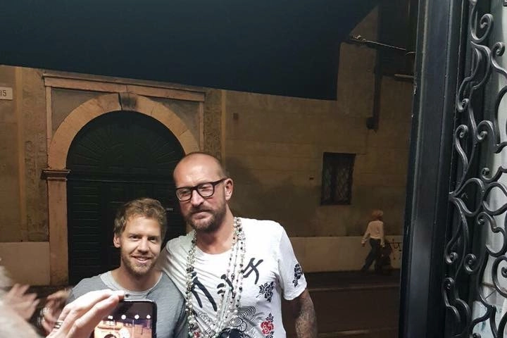 Sebastian Vettel con Giacomo Maiolini, titolare di Time Record
