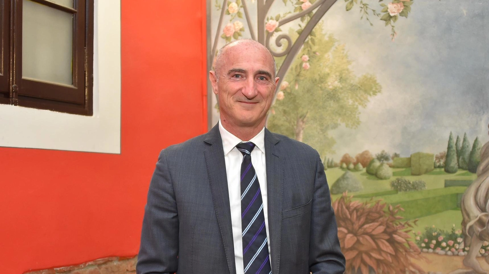Bagarre sul déhors del bar dove il sindaco fu fotografato col boss mafioso Bagarre sul déhors del bar dove il sindaco fu fotografato col boss mafioso