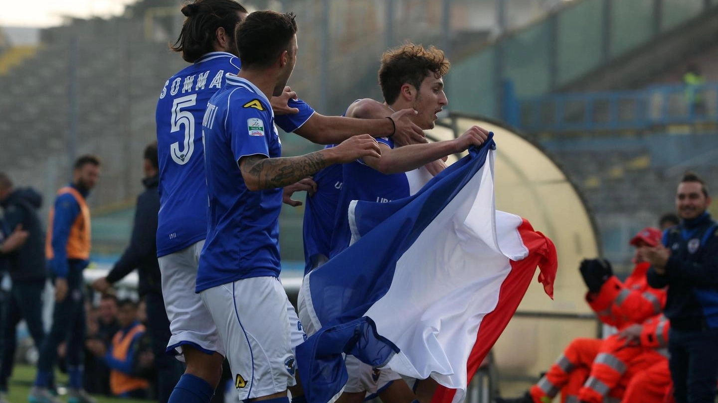 Un gol e la corsa per prendere la bandiera francese: così ha esultato Morosini