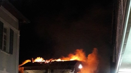 L'incendio divampato in centro a Chiesa Valmalenco