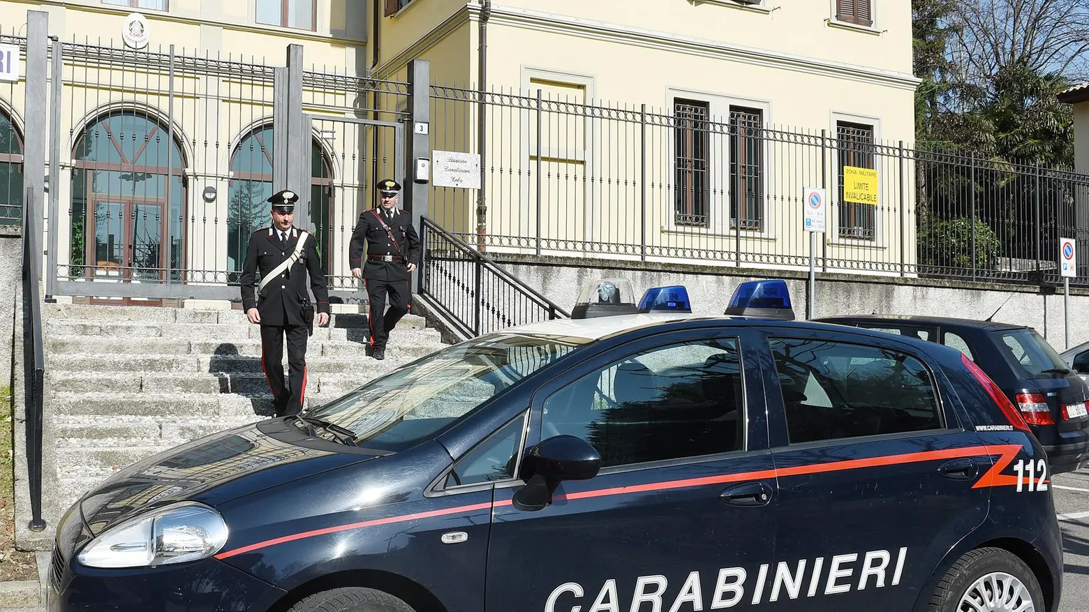 Cittadini e sindaco segnalano il pusher che vende crack Cittadini e sindaco segnalano il pusher che vende crack