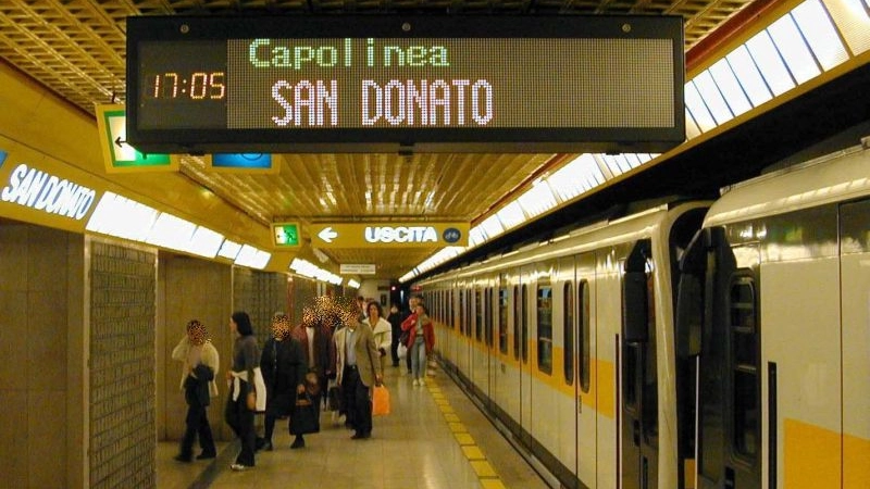 Stazione metropolitana della linea M3 gialla a Milano