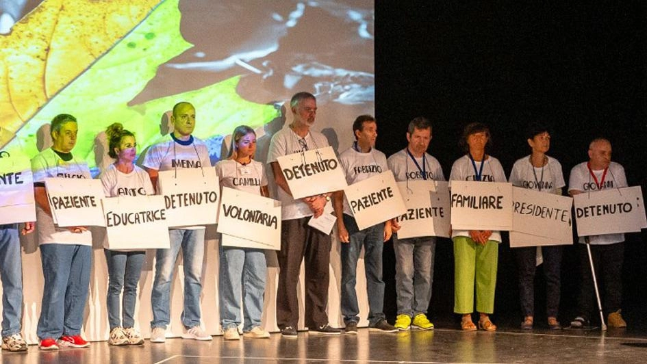Detenuti e pazienti raccontano. Quante “Emozioni all’Opera” Detenuti e pazienti raccontano. Quante “Emozioni all’Opera”