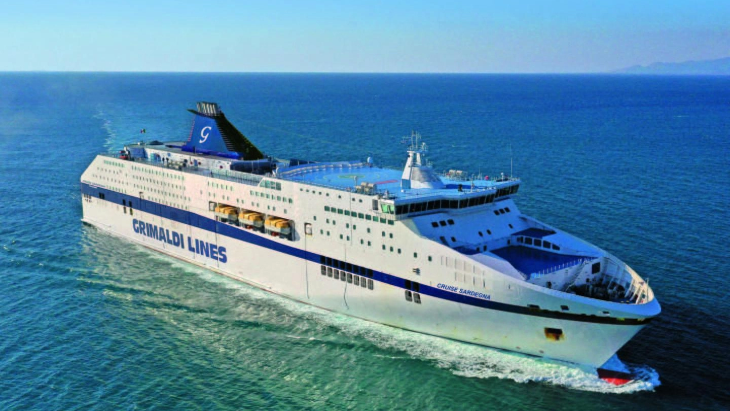 La nave Cruise Sardegna: può ospitare 2.850 passeggeri