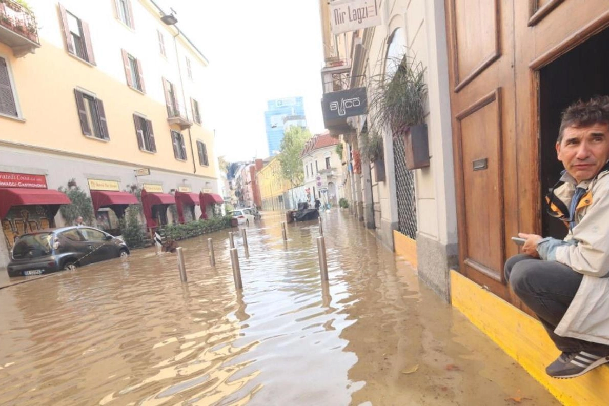Scuole e stazioni nel caos. Chiuse 4 fermate del metrò. Al Comune 160 segnalazioni