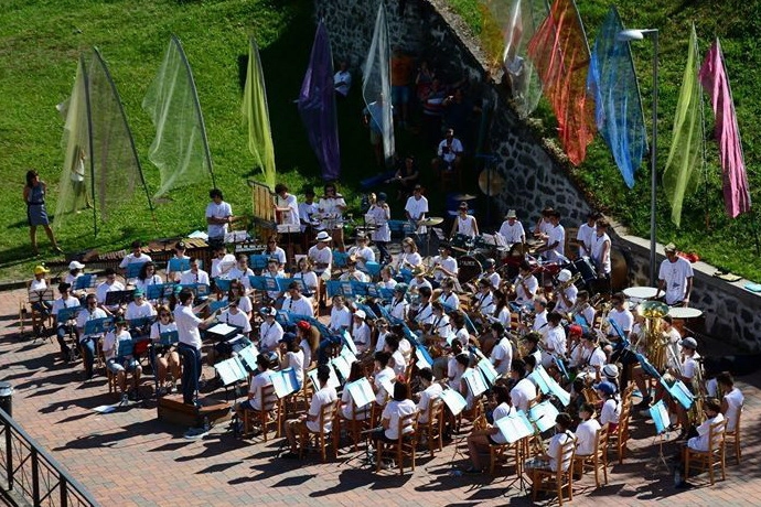 IN AUGE Pierpaolo Arlati da 47 anni alla banda di Merate ora il brianzolo è stato nominato presidente di Anbima associazione che raccoglie le 330 bande regionaliAL PIANOFORTE Pierpaolo Arlati 76 anni, meratese è presidente dell’associazione che raccoglie 330 bande lombarde