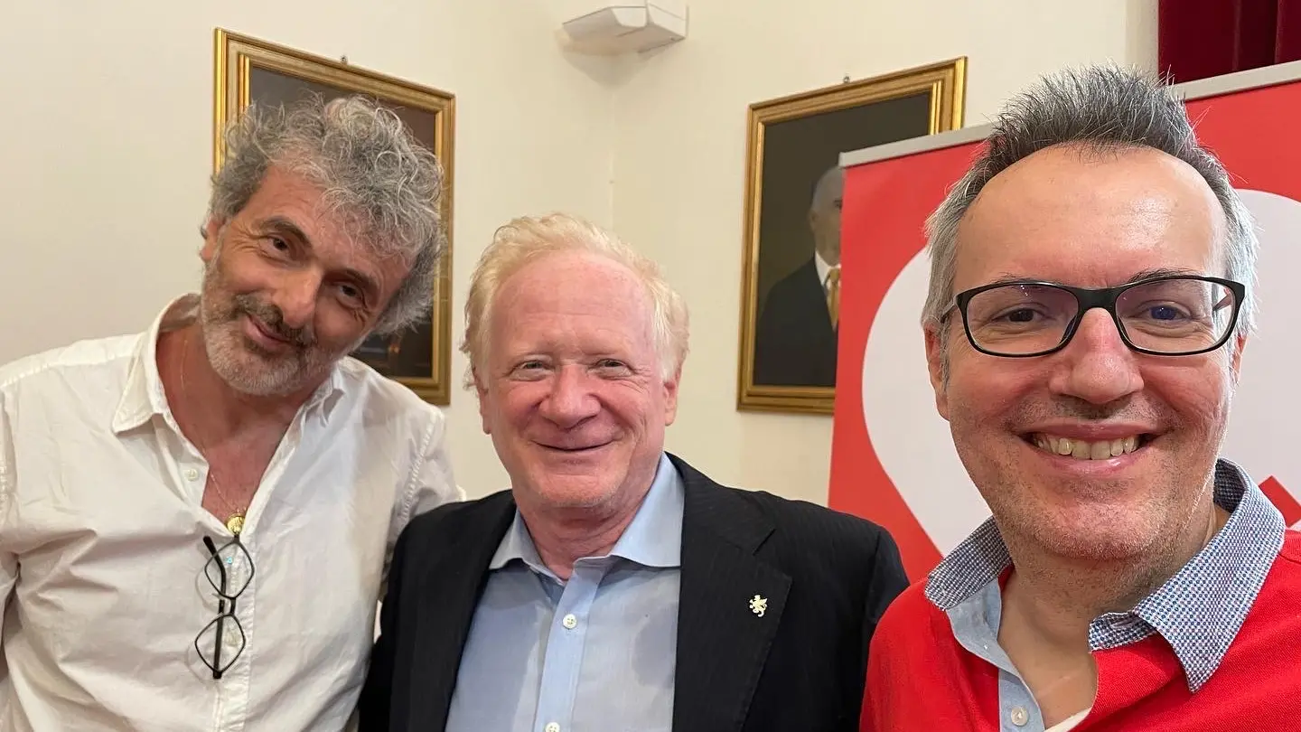 Gli autori del libro Emilio Targia e Giuseppe Ganelli con Don Most (Ralph di Happy days) Gli autori del libro Emilio Targia e Giuseppe Ganelli con Don Most (Ralph di Happy days)