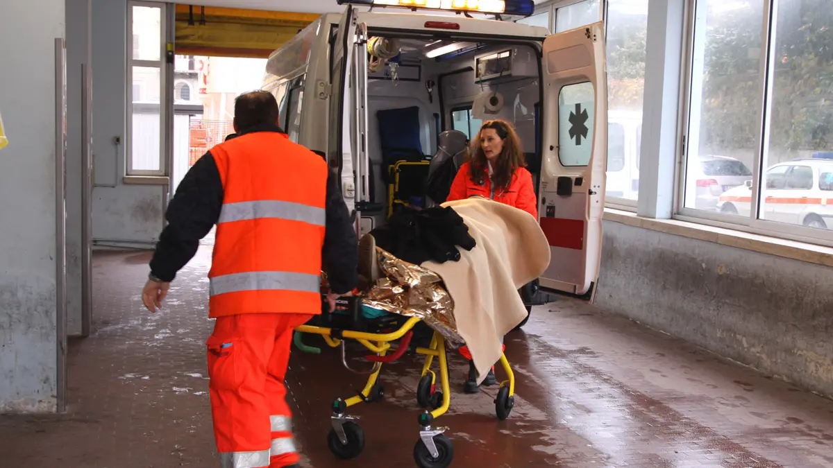 Aggressione e rapina in via Pisani: il bielorusso è stato soccorso e portato in ospedale Aggressione e rapina in via Pisani: il bielorusso è stato soccorso e portato in ospedale