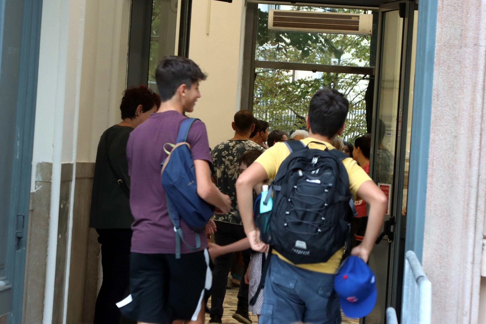 Gli studenti della scuola Vivaio al "debutto" nella sede di via D'Annunzio (Salmoirago)