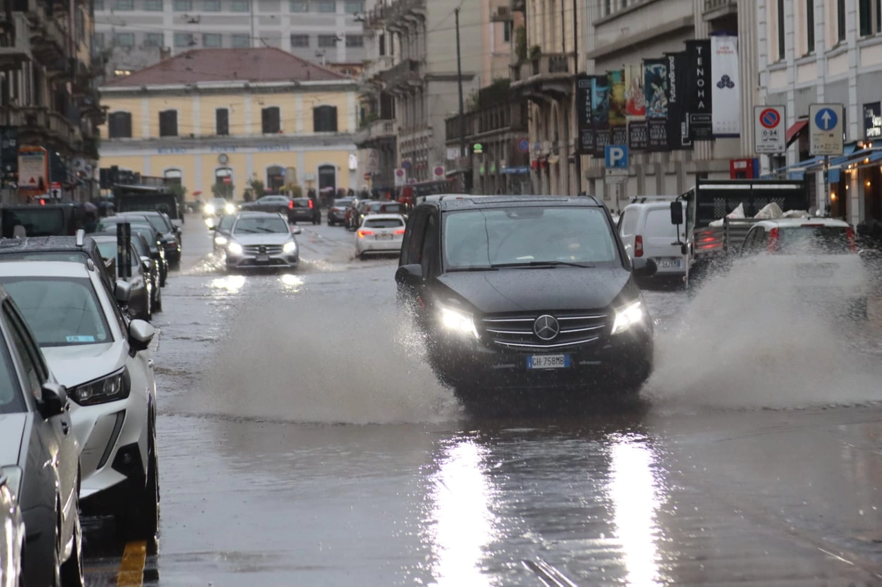 Maltempo in zona Porta Genova (Salmoirago)