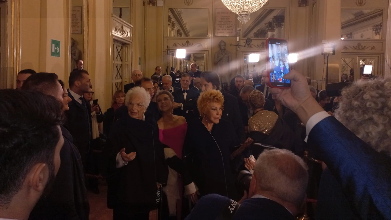 Liliana Segre e Ornella Vanoni alla Scala