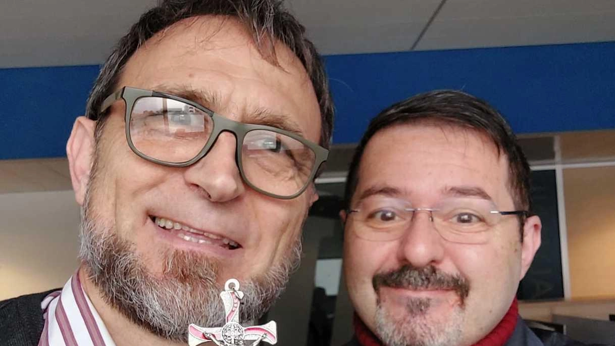 Nuova croce per la collezione del poeta-pendolare
