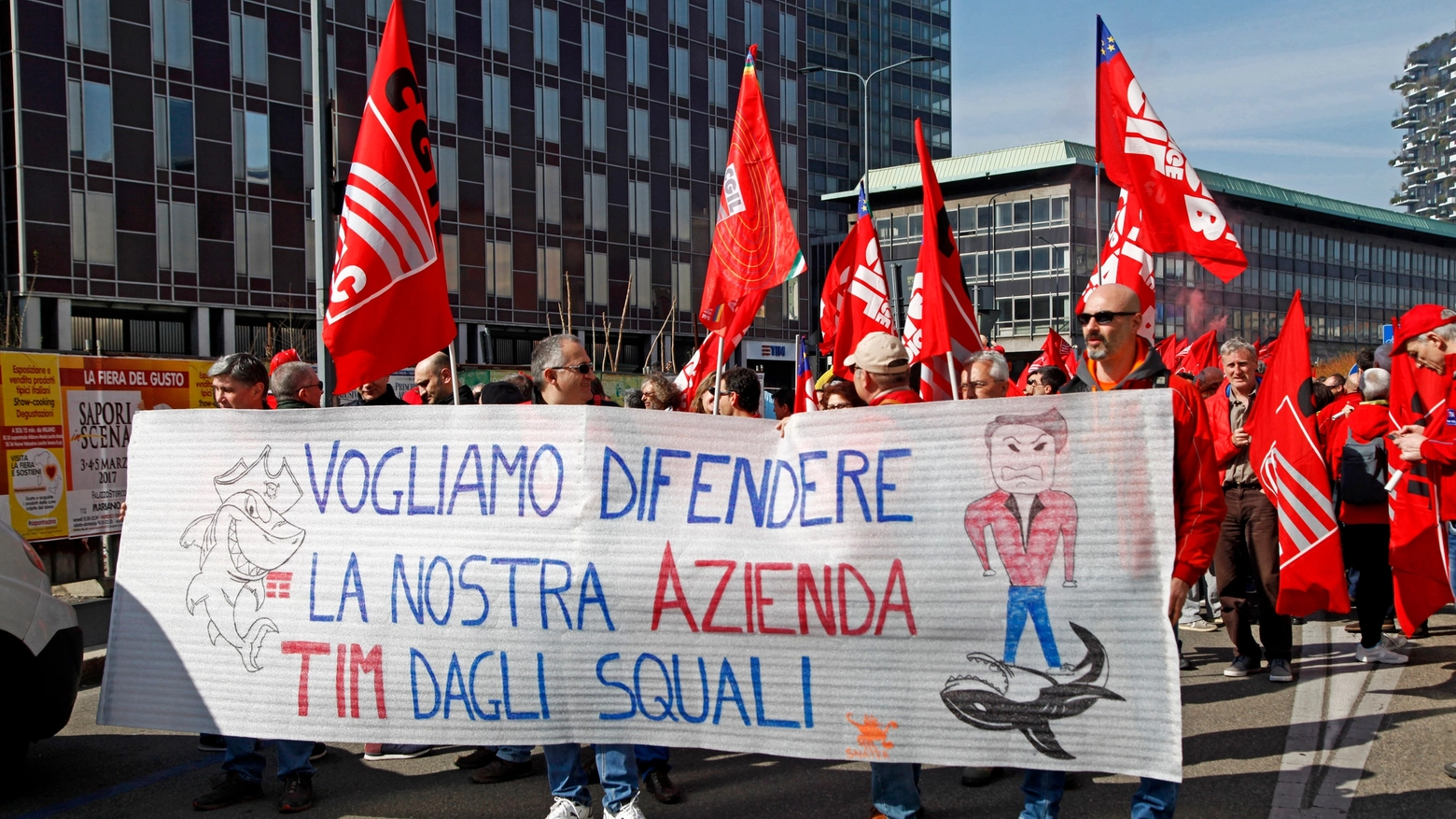 Lavoratori Tim in protesta a Milano