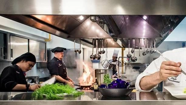 Tra lusso e tradizione  "Nonna e zia le mie maestre  Perché la cucina è sostanza"