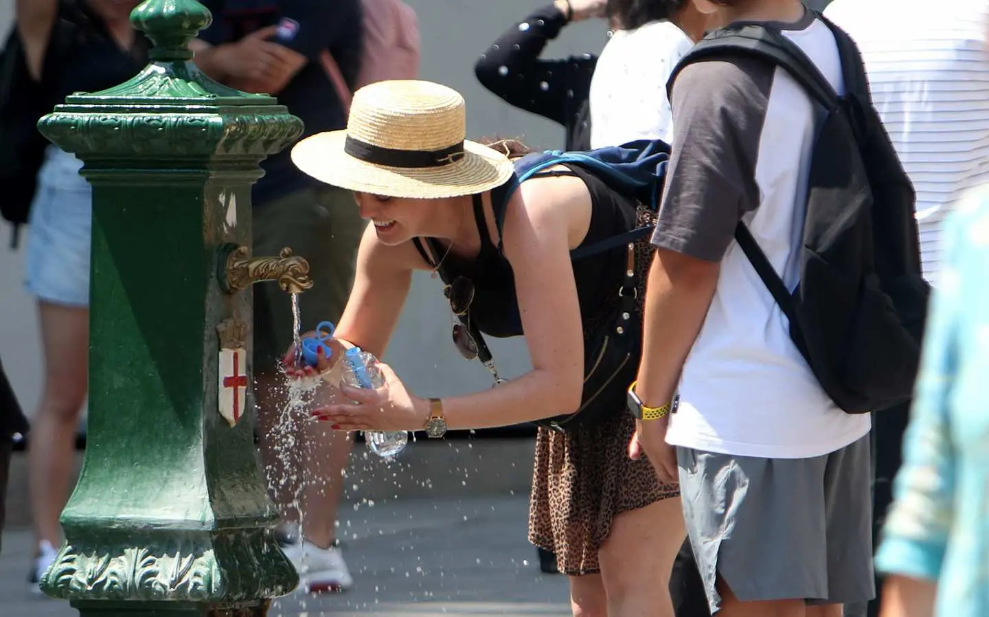 Meteo oggi e domani 40° gradi: quali sono le città da bollino rosso. E le piogge?