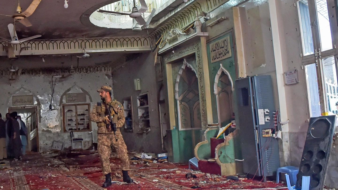 Gli effetti della bomba nella moschea