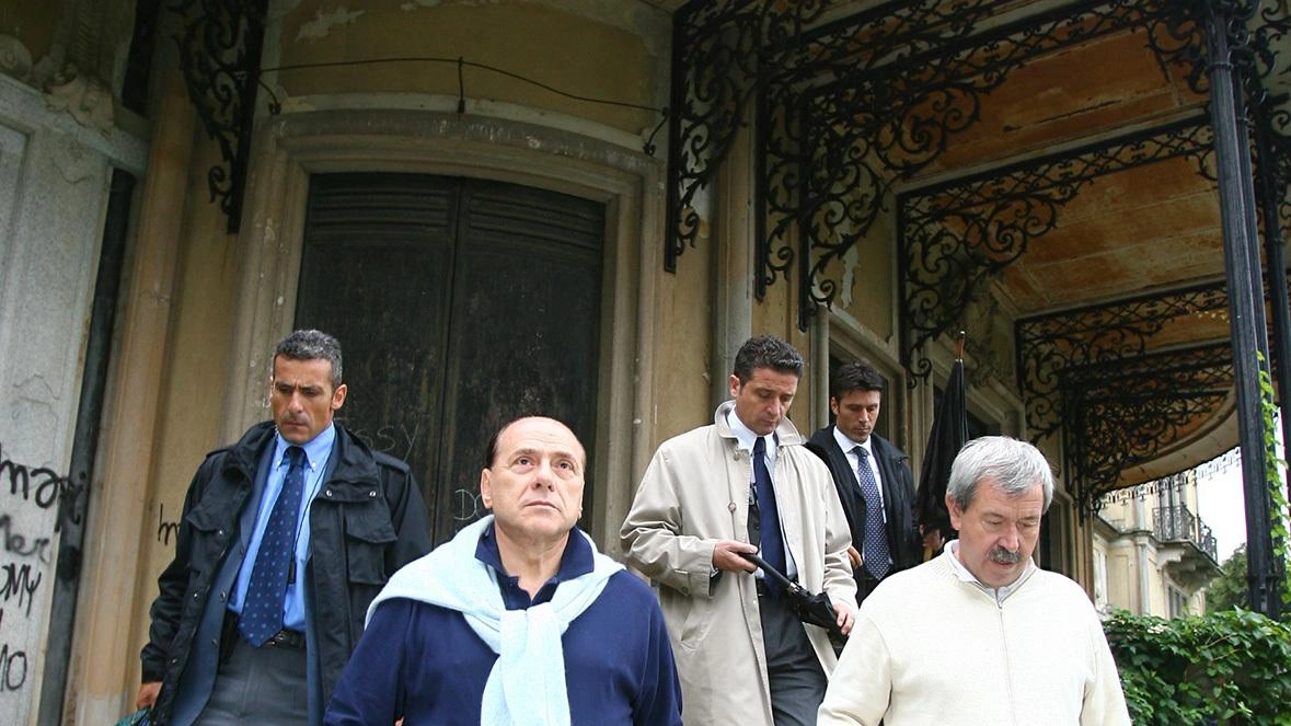 Berlusconi, il tributo di Arcore. La mozione di Forza Italia: : "Un progetto alla memoria"