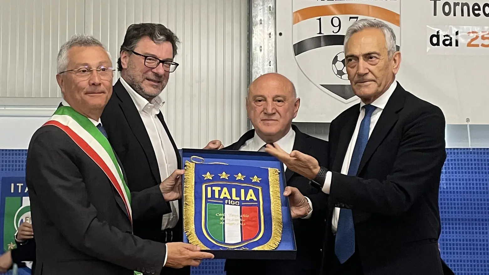 Ponte Lambro onora Tavecchio Stadio intitolato all’uomo di sport Ponte Lambro onora Tavecchio Stadio intitolato all’uomo di sport