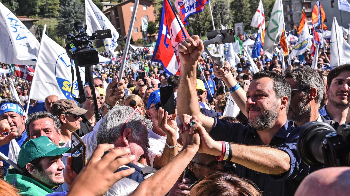 Salvini acclamato