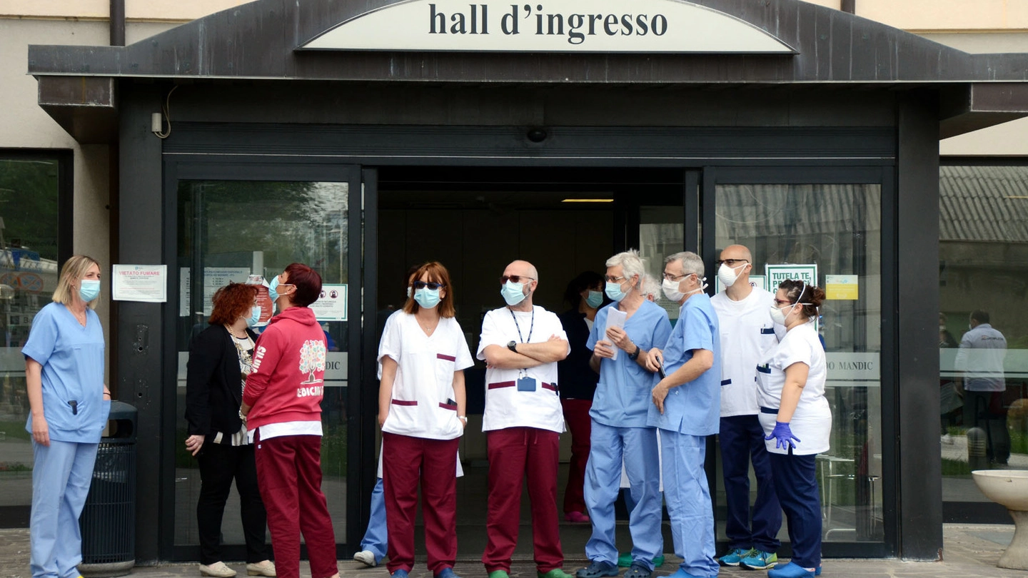 Negli ospedali del Lecchese è continua emergenza