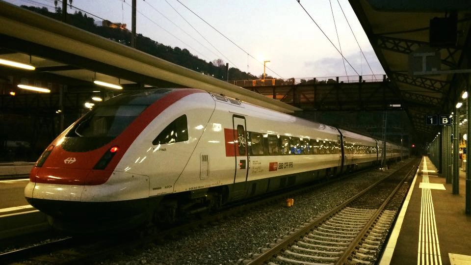 Il giovane comasco è stato travolto da un treno diretto a Zurigo