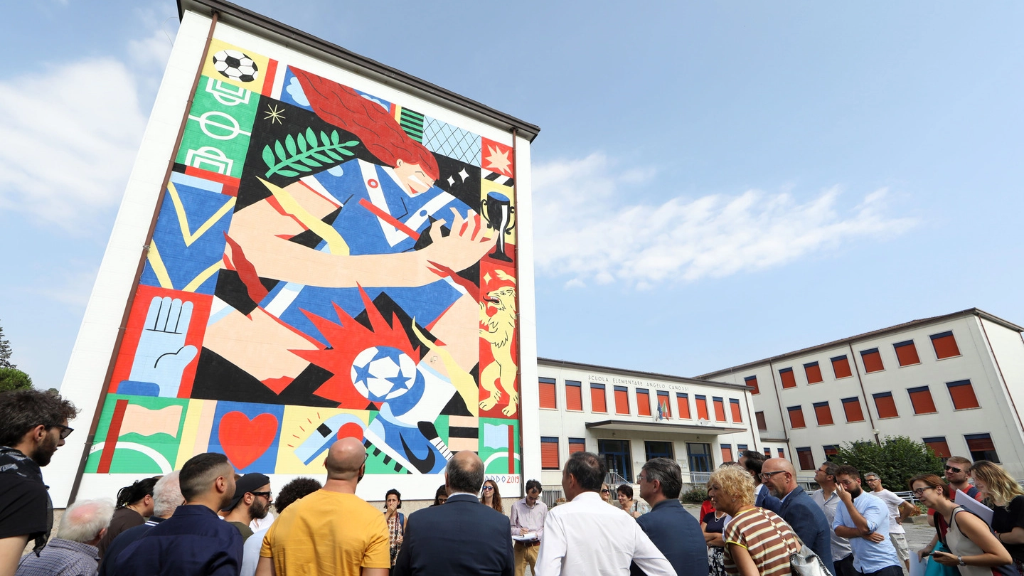 Il murales alla scuola Canossa 