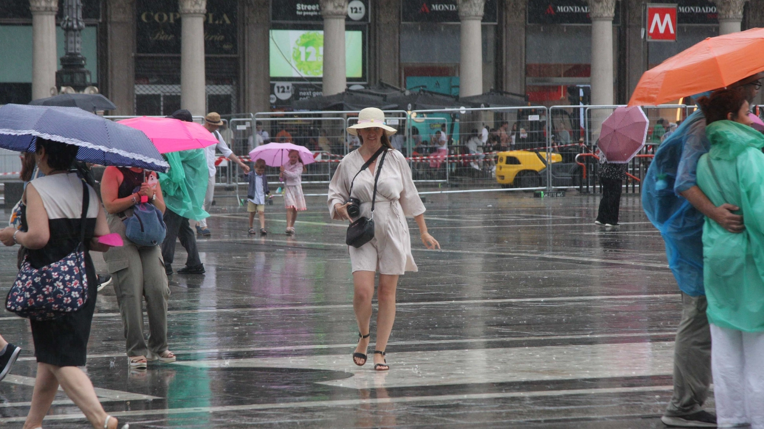 Milano tra pioggia e schiarite nel fine settimana