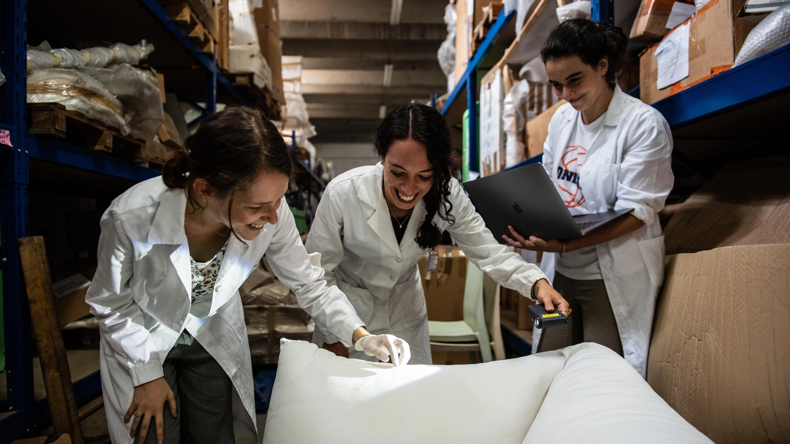 Dal divano giallo di Kartell alla Lampada Atollo: gli studenti del’Accademia di Belle Arti Aldo Galli in azione all’Adi Design Museum