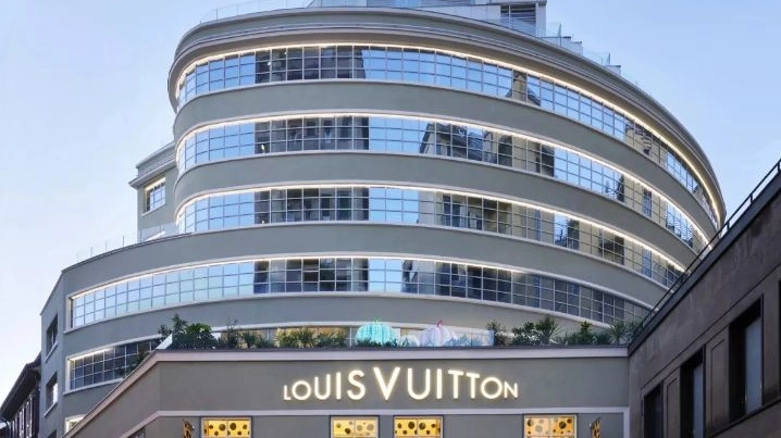 Louis Vuitton apre la nuova sede nello storico ex Garage Traversi 