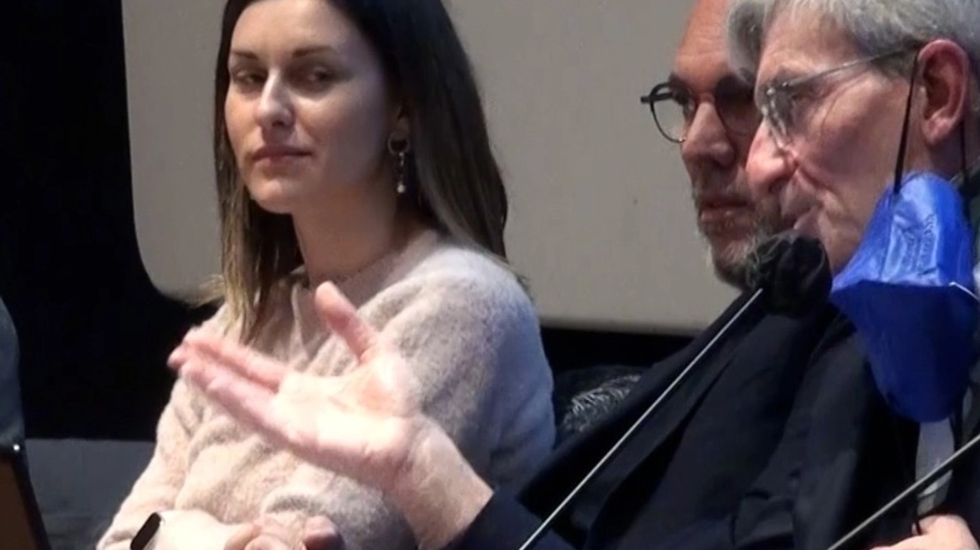 Ilaria Peraldini a una delle riunioni del Comitato sindaci Ilaria Peraldini a una delle riunioni del Comitato sindaci