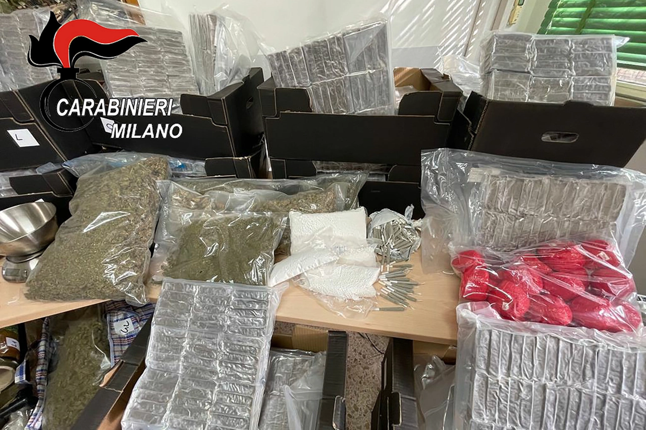 L'imponente quantità di Marijuana e hashish sequestrati