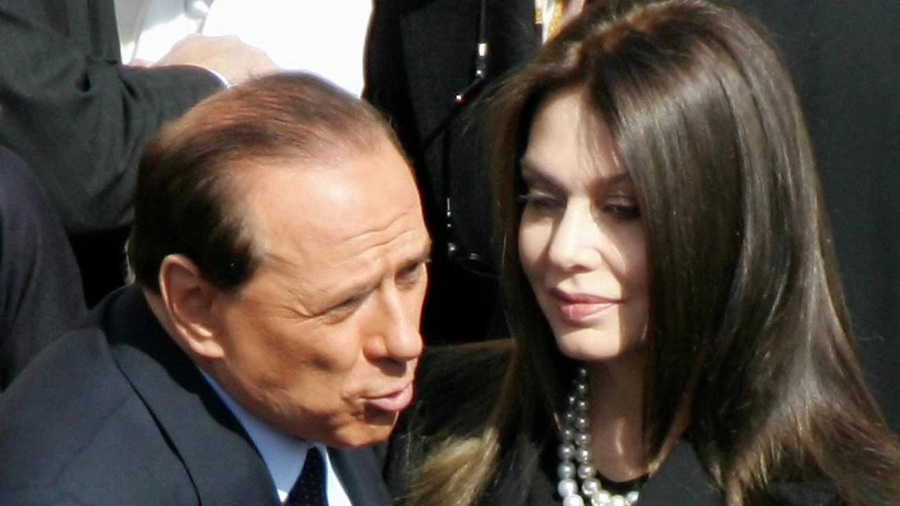 Silvio Berlusconi e Veronica Lario (Ansa)