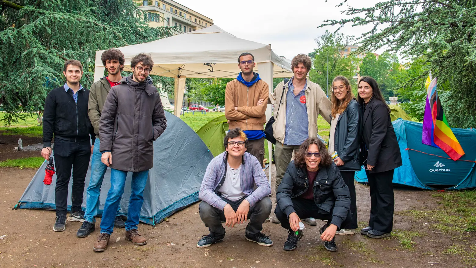 Studenti accampati fuori dal Politecnico in protesta contro il caro affitti