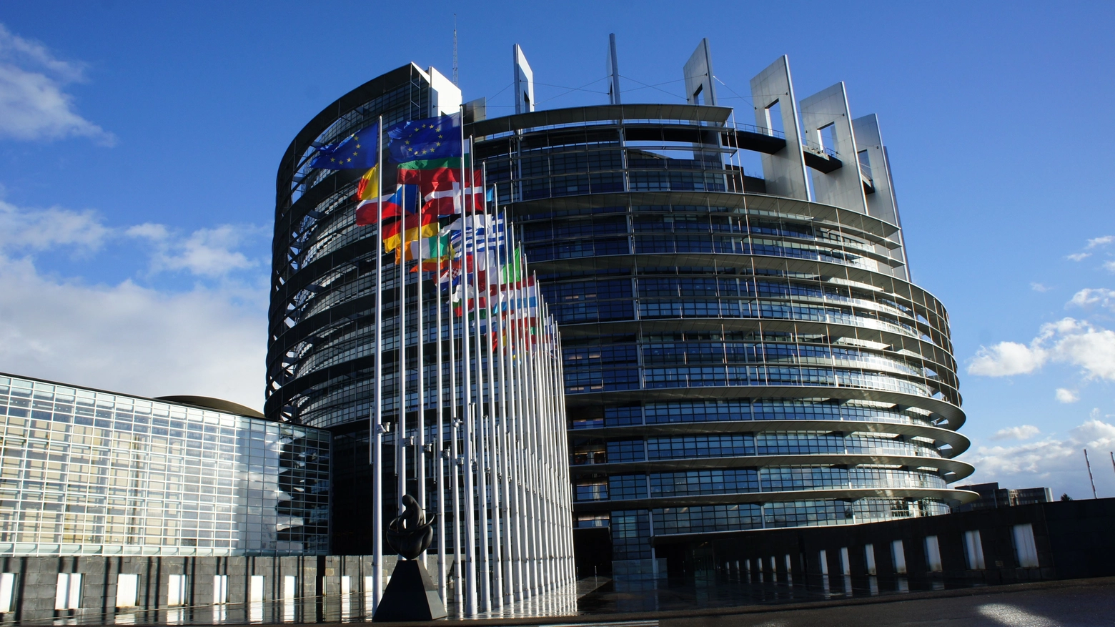 Il parlamento europeo (Dire)
